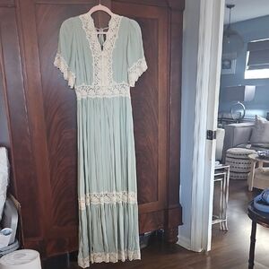 Bella Ella - Lace Trim Maxi Dress - Size Medium